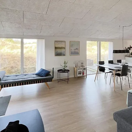 6 Person In Saltum-by Traum * Saltum
